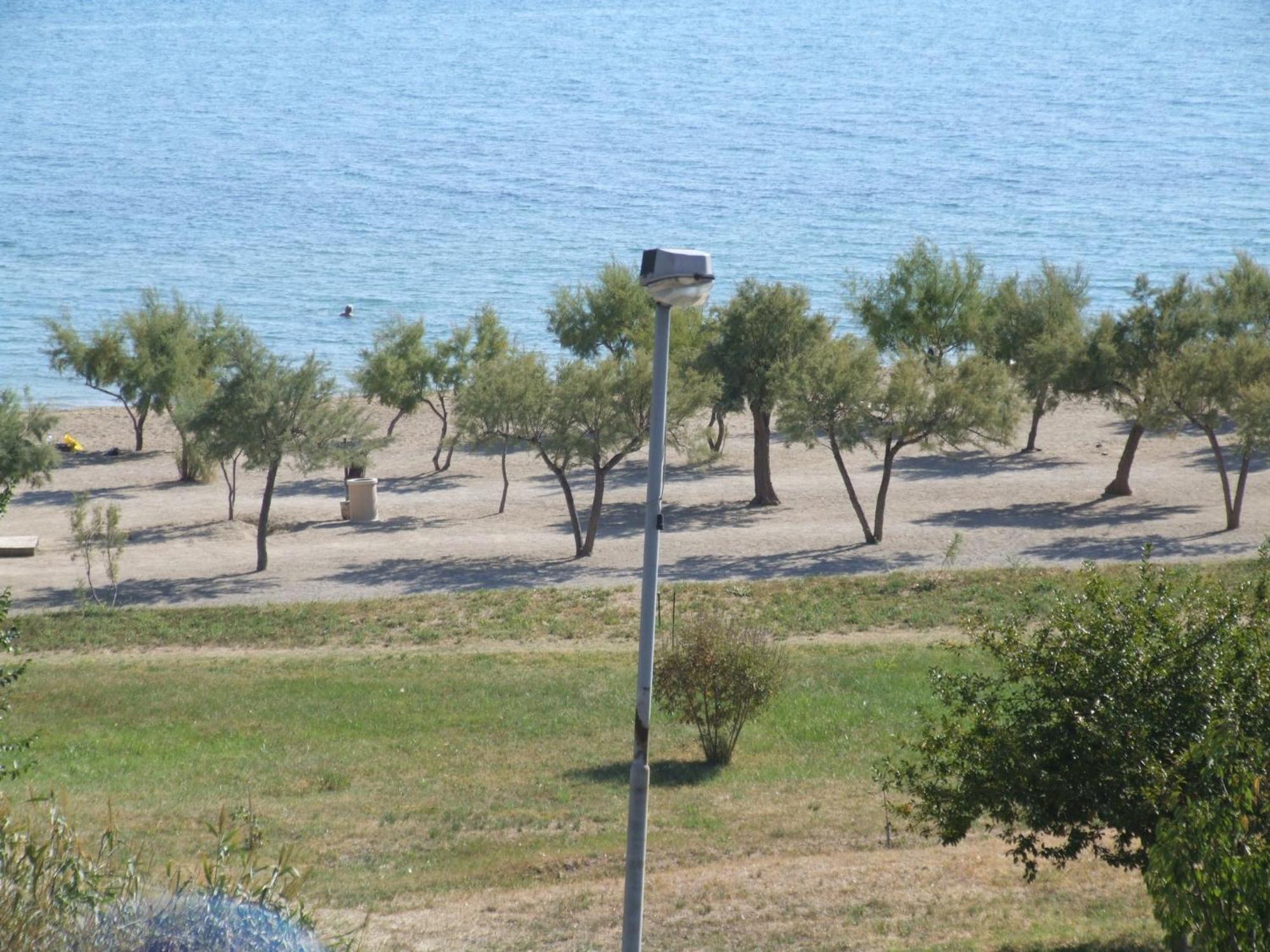 Apartments Ante Omis Exterior photo